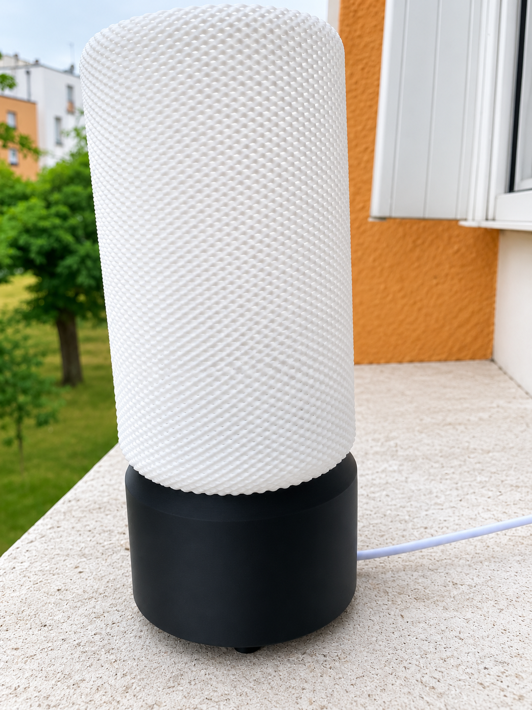 Velora Minimal Lamp